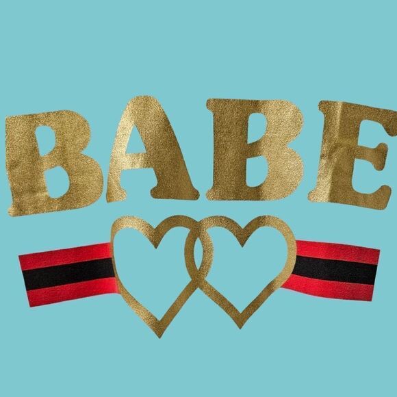 NO BOUNDRIES PLUS SIZE BABE & Hearts Graphic Tee. - Picture 3 of 9